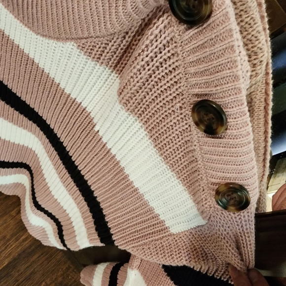 Sweater - Picture 2 of 4